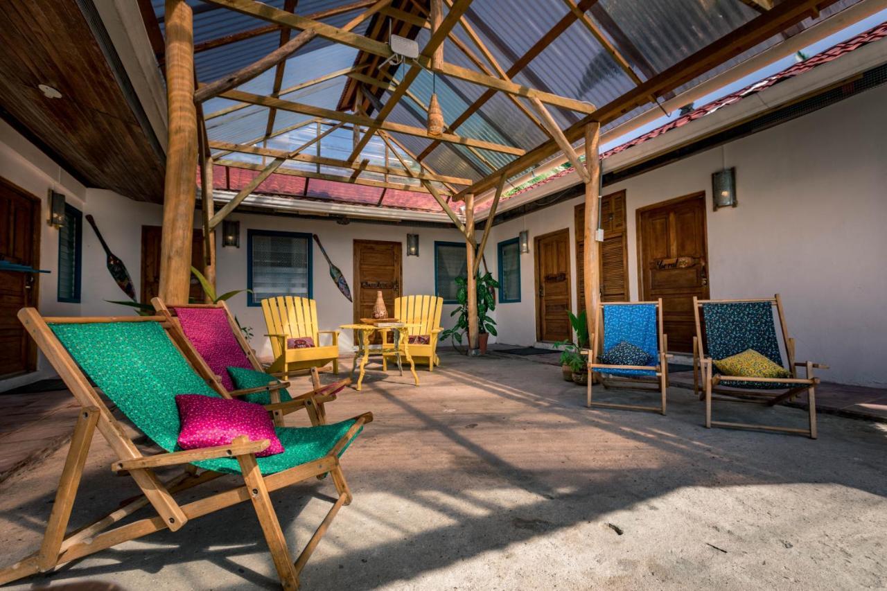 Dona Mara Gastro Hotel Бокас дел Торо Екстериор снимка